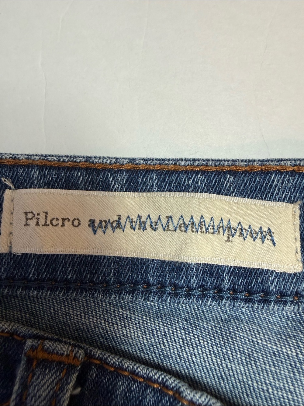 Pilcro Hyphen Cuffed Cropped Women's Jeans in Medium distressed Blue Denim 31 - Picture 12 of 15